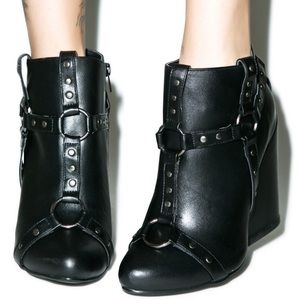 YRU craft harness boots